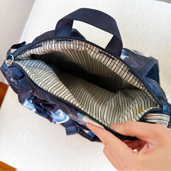 Lululemon Traveling Yogini Rucksack - Picture 13 of 16